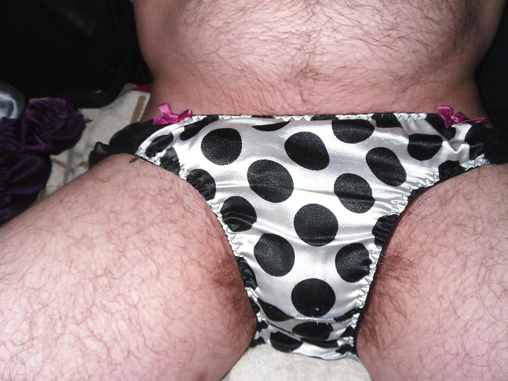 4P Polka dot satin panties...
