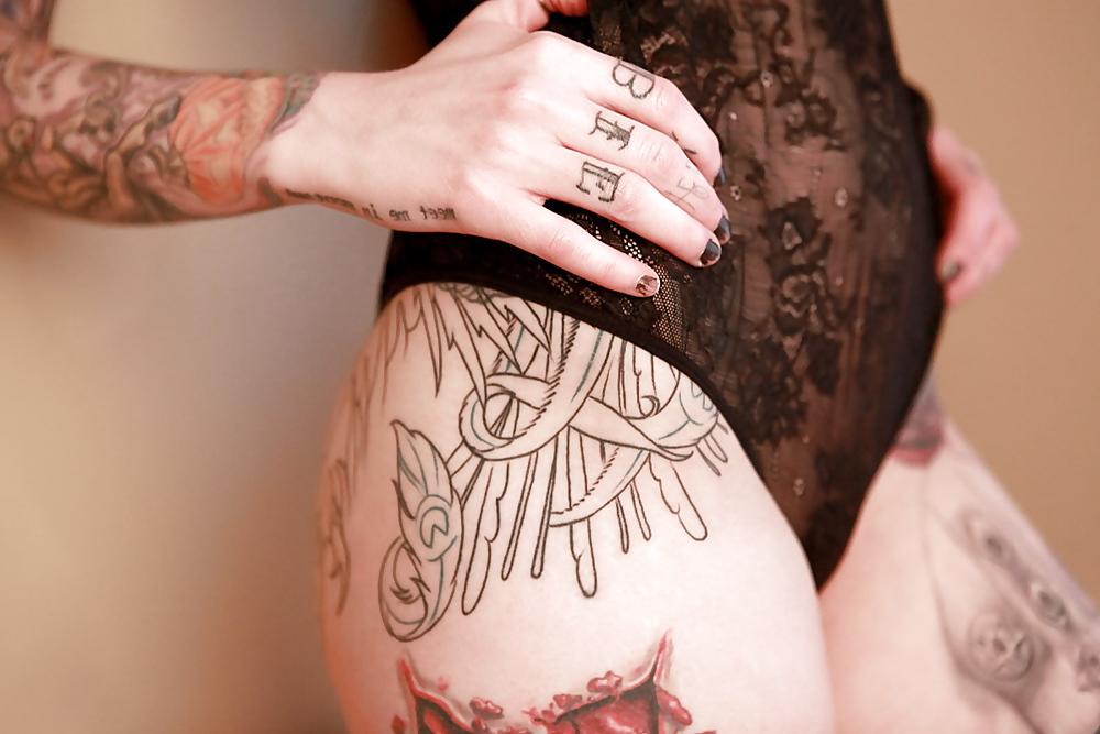 25P Incredible hot tattooed teen - Blond & Gorgeous