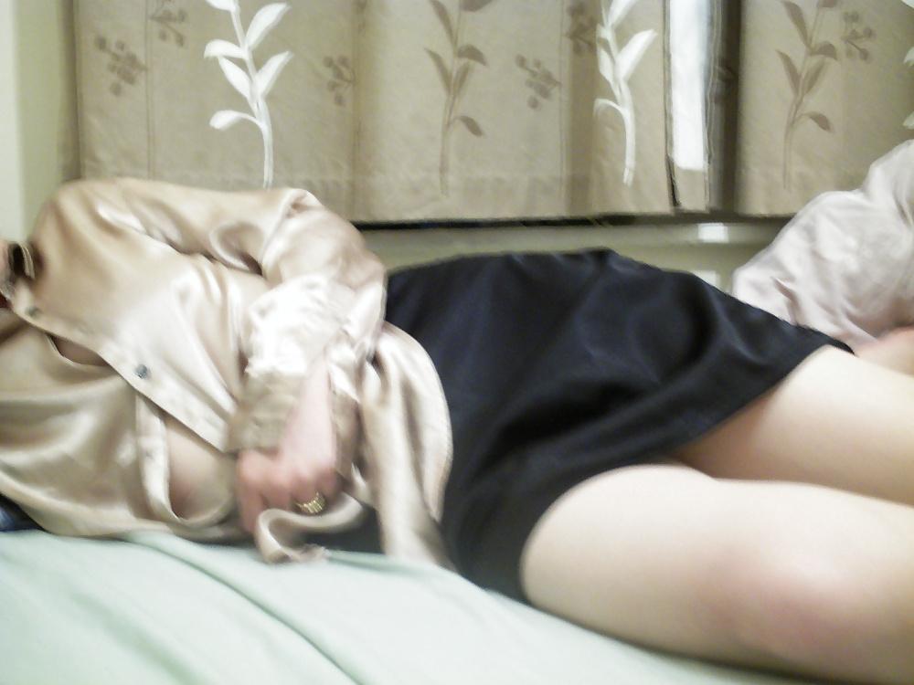8P Wife in satin