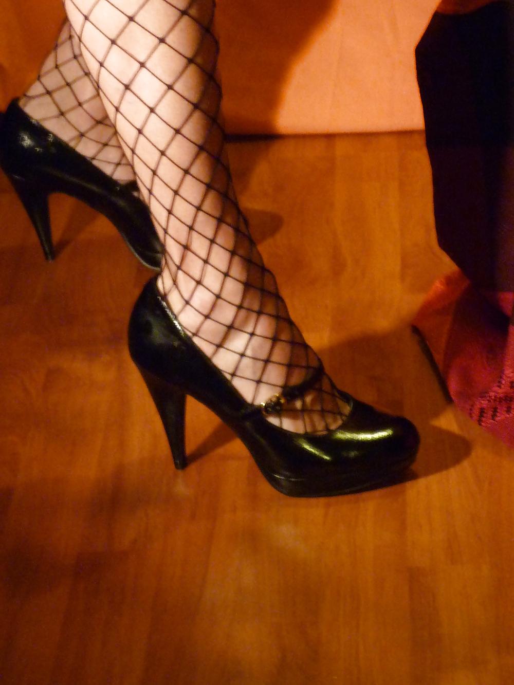 10P Fishnet & High heels Part 2