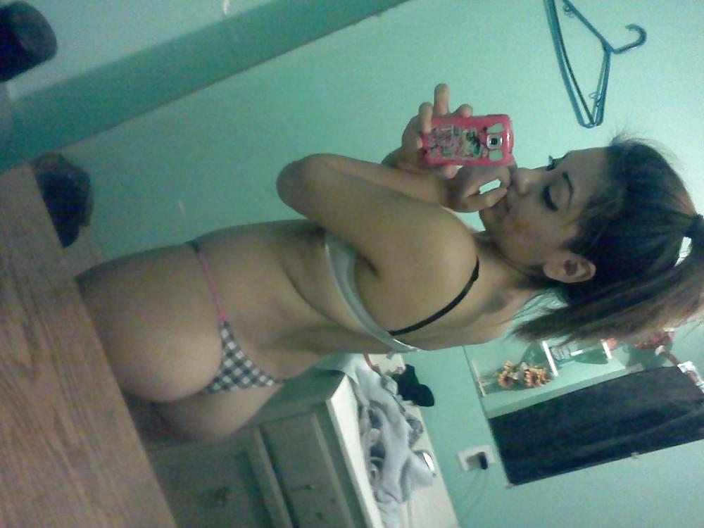 21P Latin whore selfshots
