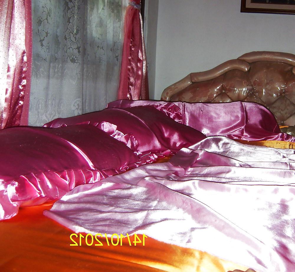 11P Penikmat satin