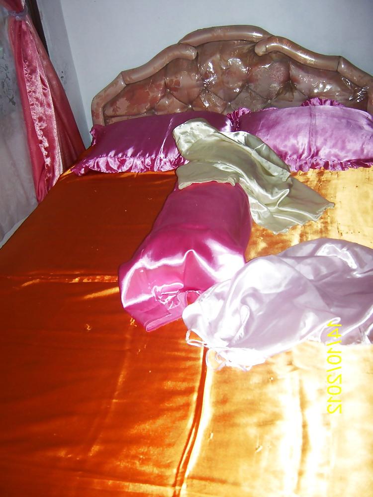 11P Penikmat satin
