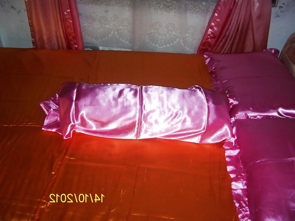 11P Penikmat satin