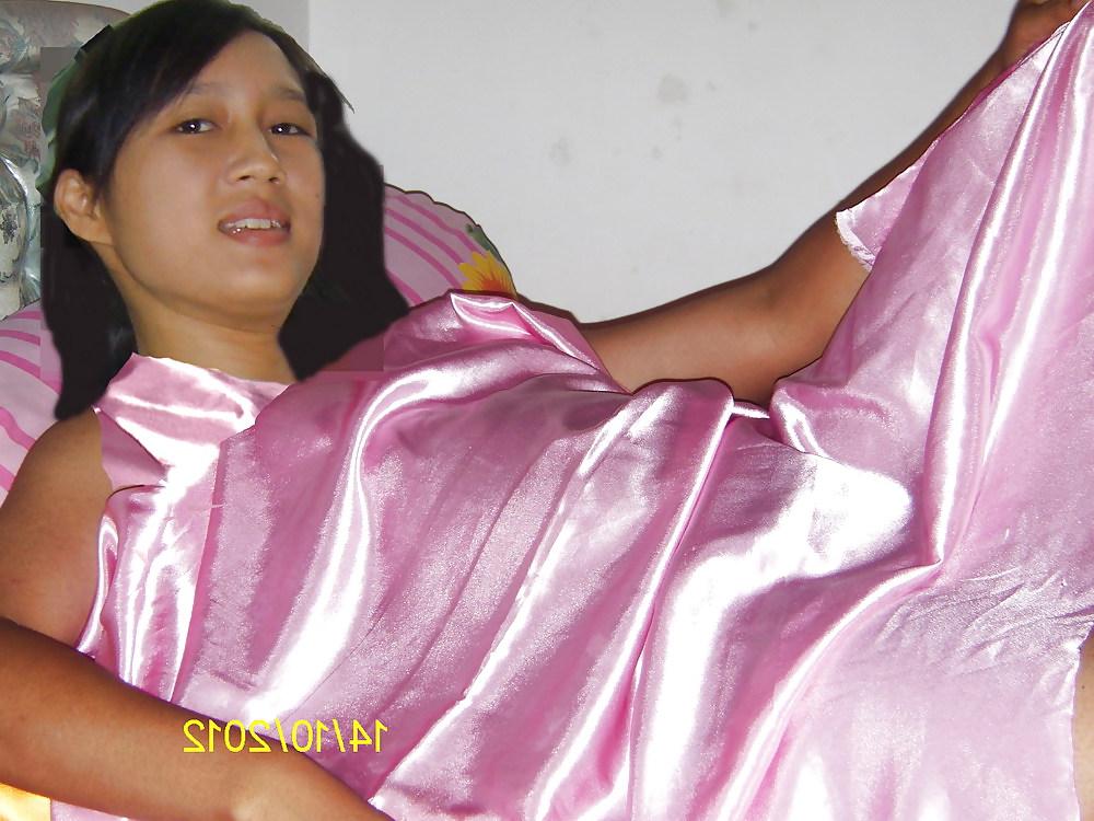 11P Penikmat satin