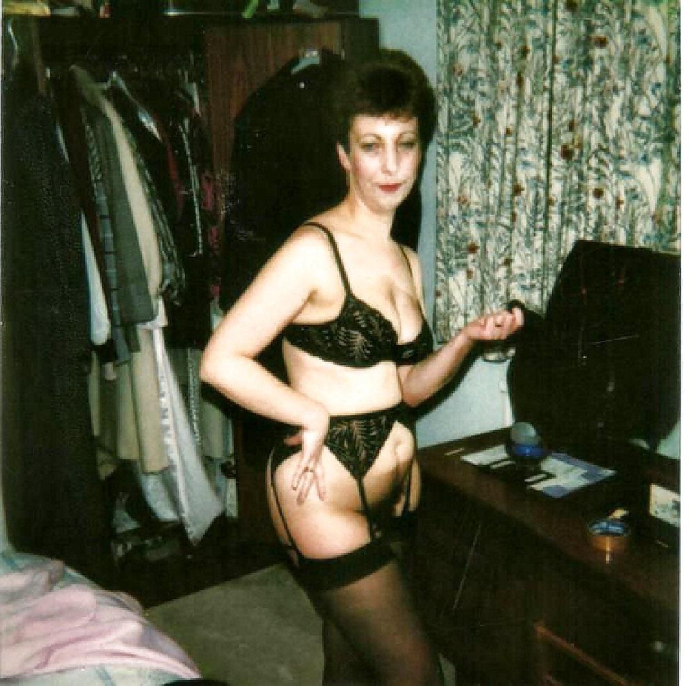 13P HAIRY MATURE JULIE