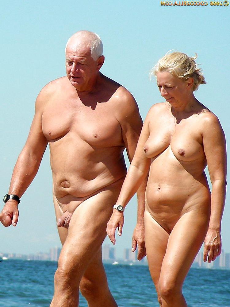 25P Older nudist
