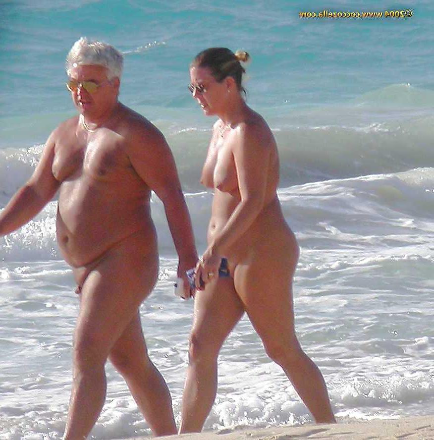 25P Older nudist