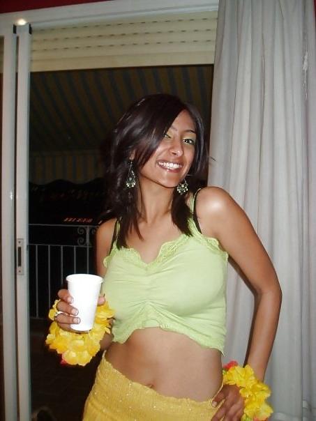 11P UK sexy Indian Paki babes