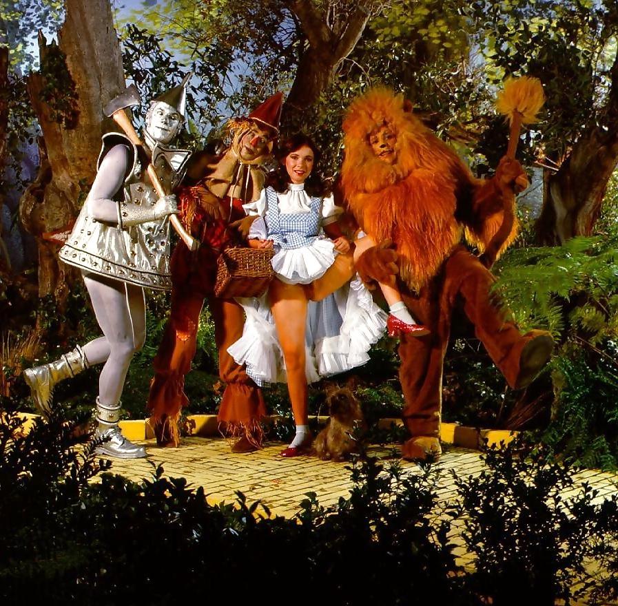 12P Wizard Of Oz Parody