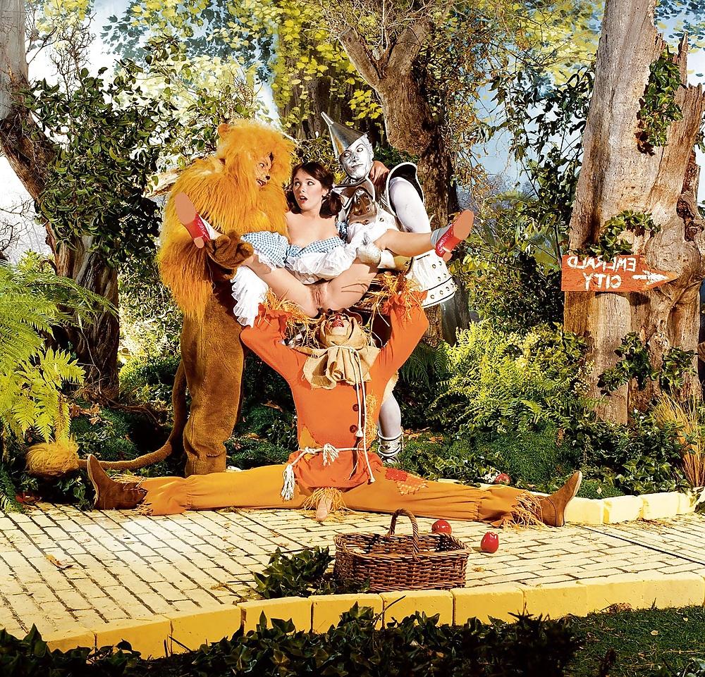 12P Wizard Of Oz Parody