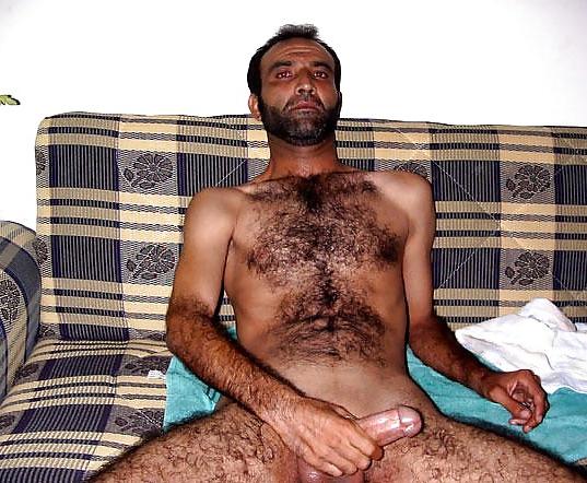 25P Hot hairy turkish dude !