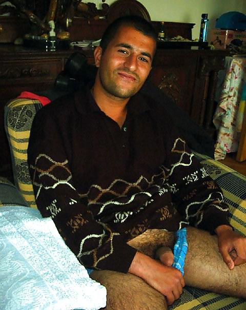 25P Hot hairy turkish dude !