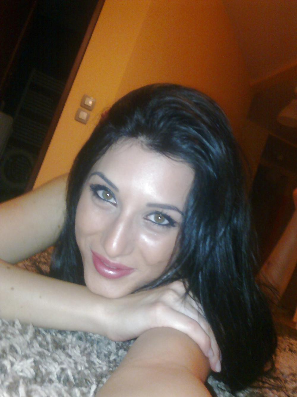16P Girl 10 (Romania webcams)