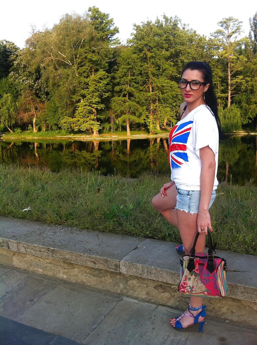 16P Girl 10 (Romania webcams)