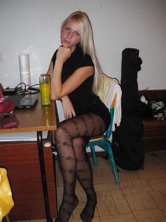 17P Nylons And Pantyhose 17