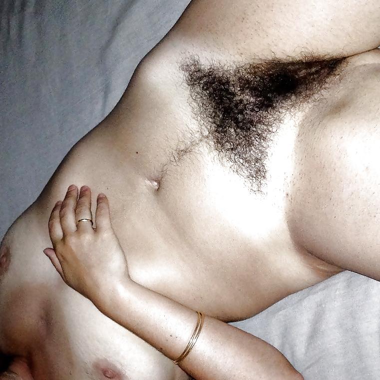 25P Wedding Ring Swingers #101: Bushy pussies