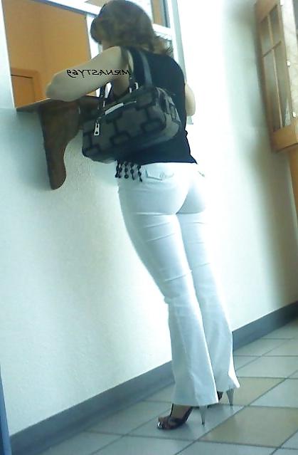 25P Wife In Tight Jeans #16