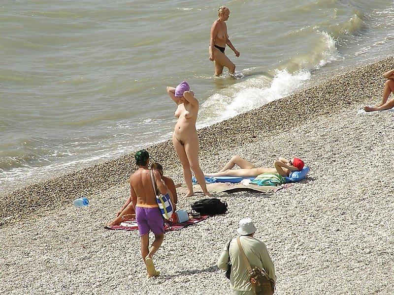 25P I am a  nudist