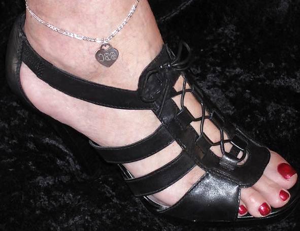 25P Interracial cuckold clothing, jewelry and symbols
