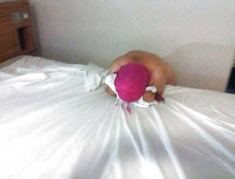 11P Spy scandal !!arab egypt hijab wife Wears paki jilbab