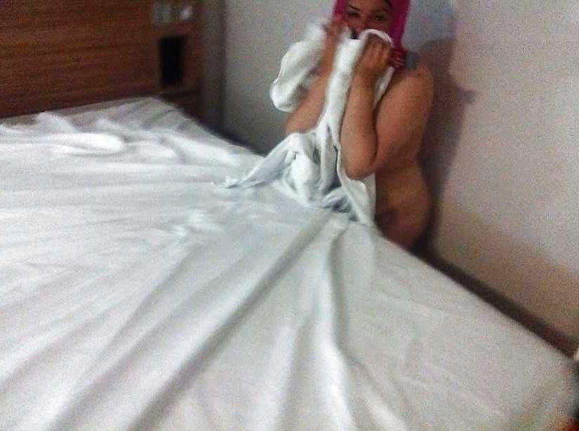11P Spy scandal !!arab egypt hijab wife Wears paki jilbab