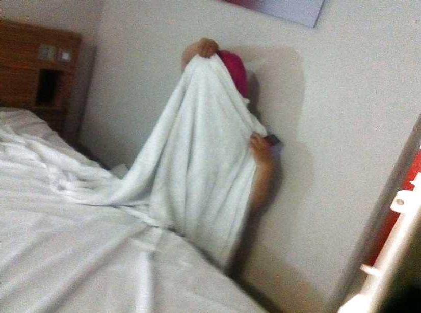 11P Spy scandal !!arab egypt hijab wife Wears paki jilbab