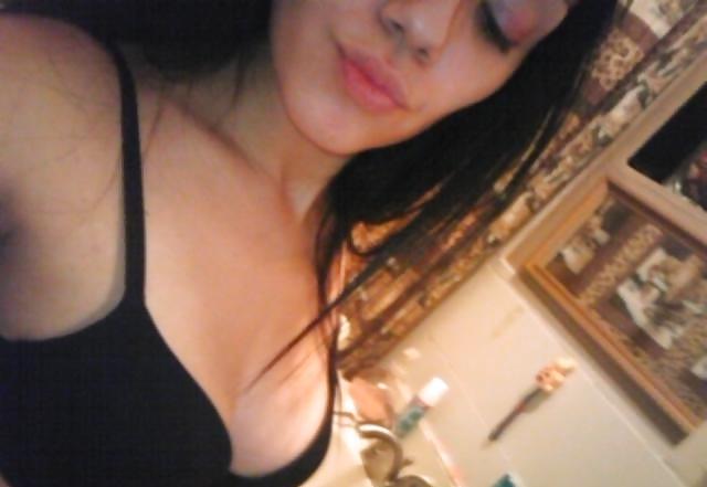 25P Slim Latina Cutie