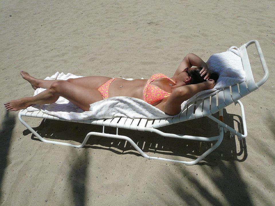 25P Girls in Bikinis 4