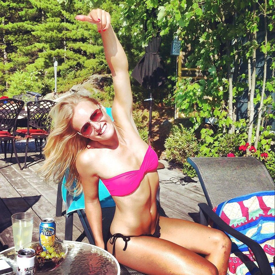 25P Girls in Bikinis 4
