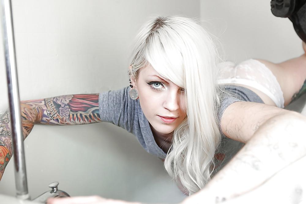 25P Nearly most perfect blond tattooed teen - Dream Girl