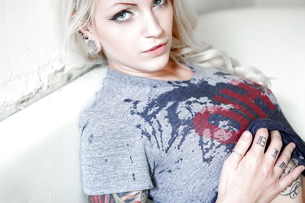 25P Nearly most perfect blond tattooed teen - Dream Girl