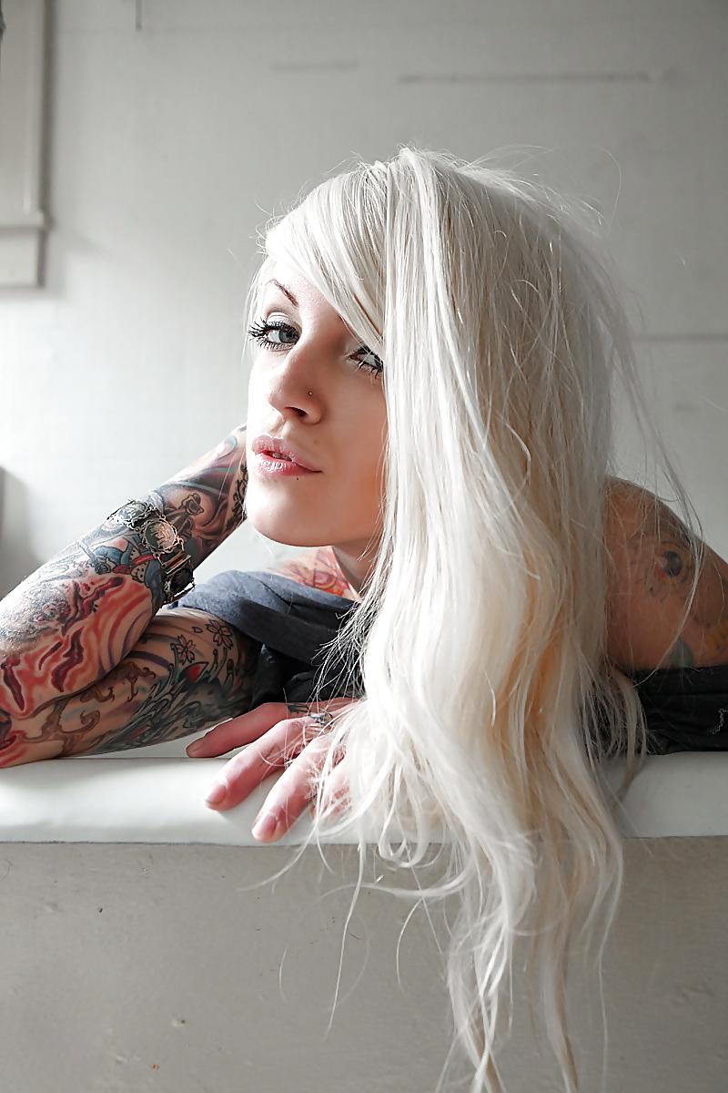 25P Nearly most perfect blond tattooed teen - Dream Girl