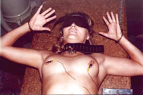 25P Nette Behandlung (BDSM)