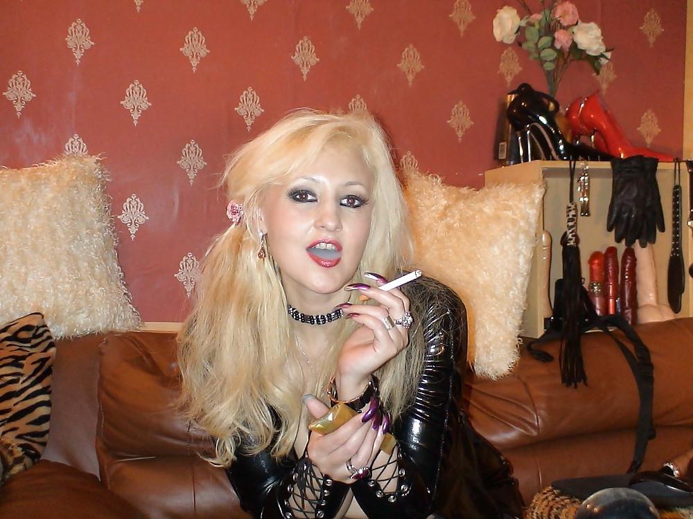 18P Wanking favourites: fuckable smokers 30
