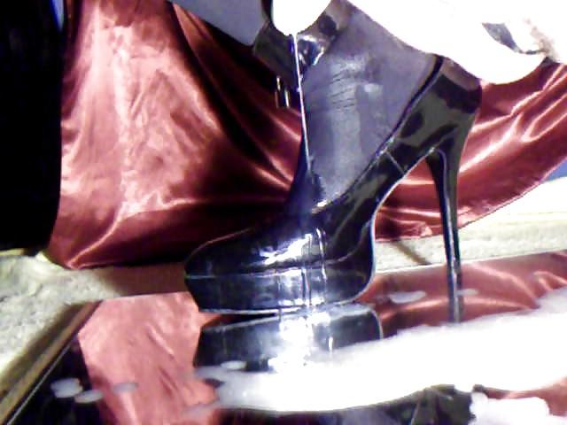 16P Heels Bukkake