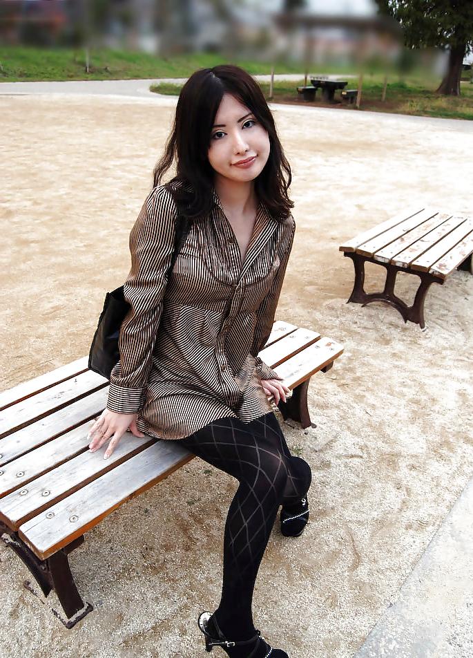 20P Japanese housewife fucked by british guy