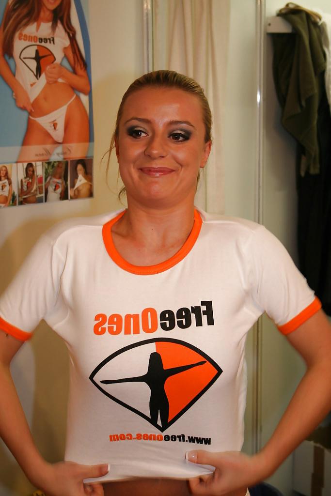 25P T-SHIRT BABE - DENICE K.