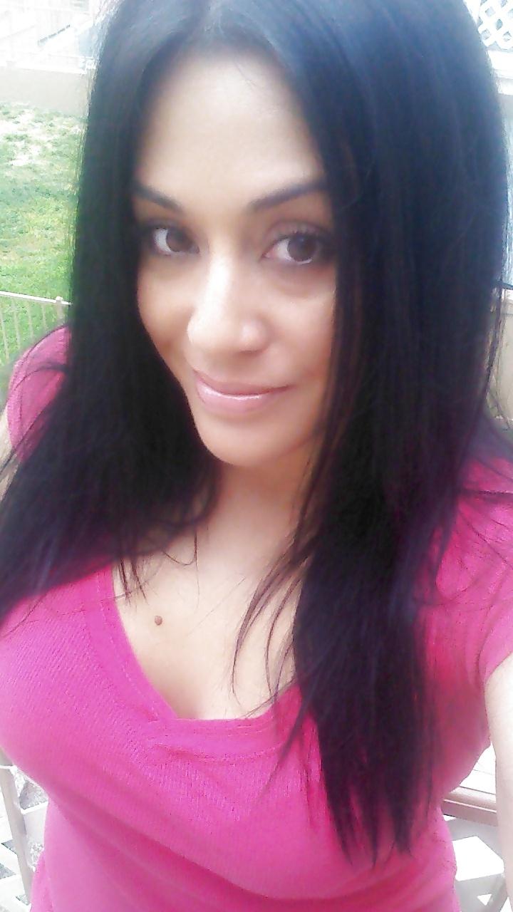 19P Sexy latin milf with an amazing ass