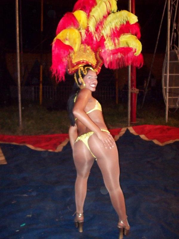 25P Latina Divas