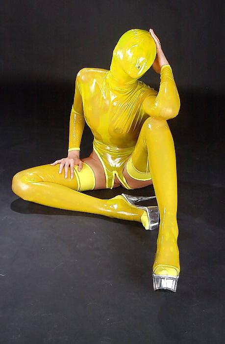 13P Power with the yellow latex flowers