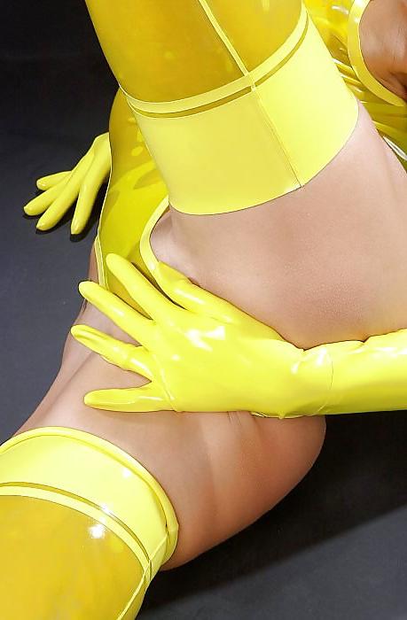 13P Power with the yellow latex flowers