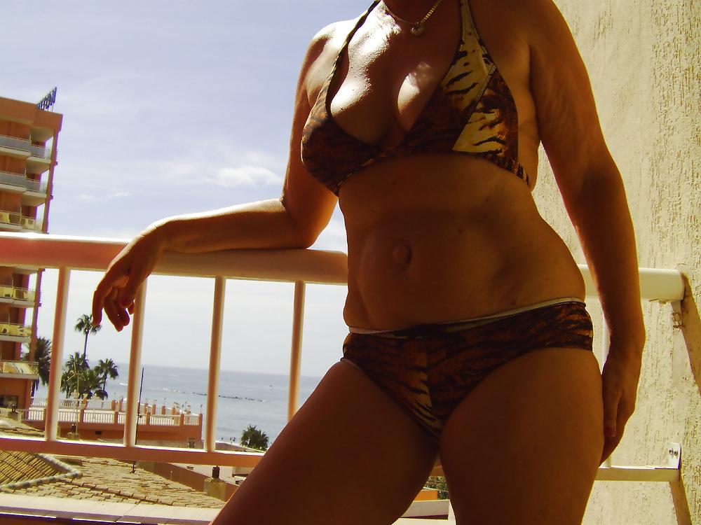 4P Hony, sexy, natural sought after milf mature