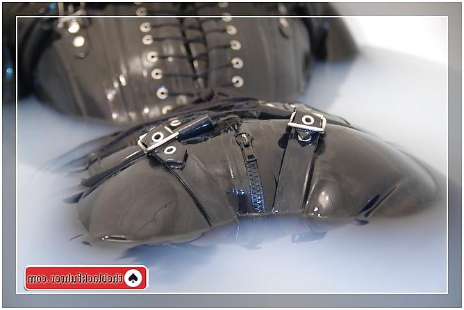 8P Black Femdom Fuhrer Gallery - Worship My Latex