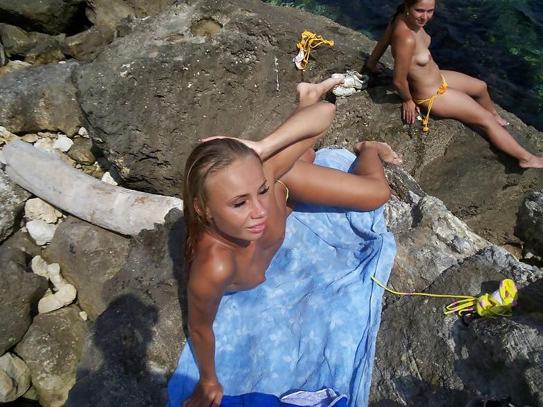 25P Spying at russian girls on beach