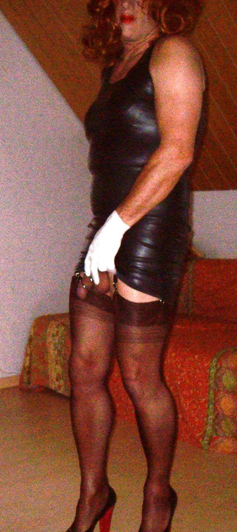 8P Neues Latexminikleid