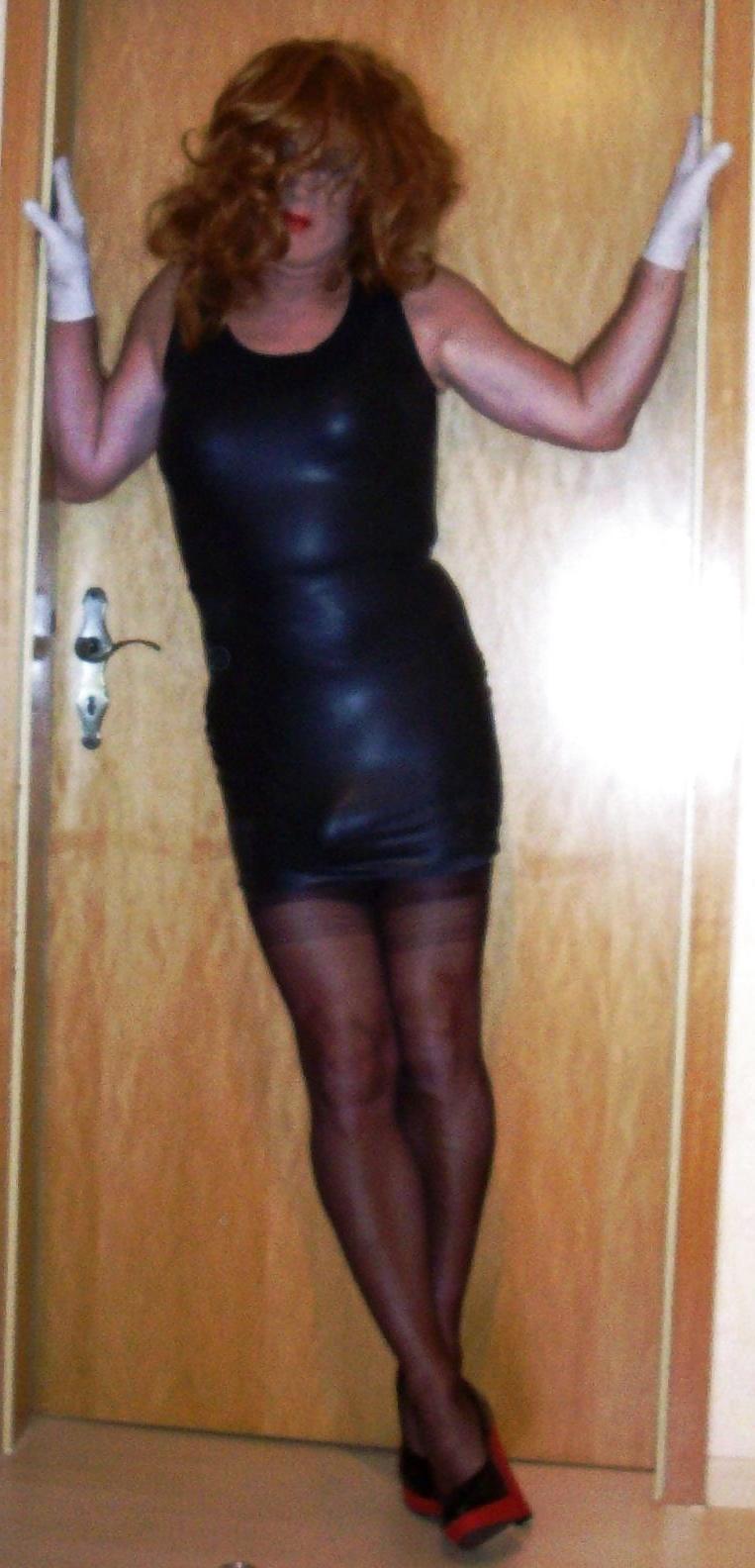 8P Neues Latexminikleid