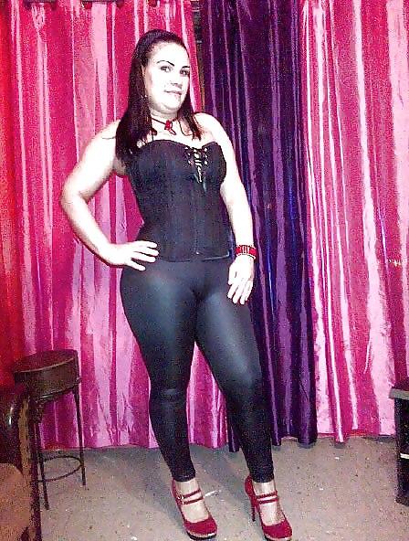 9P Sexy Latina Girls