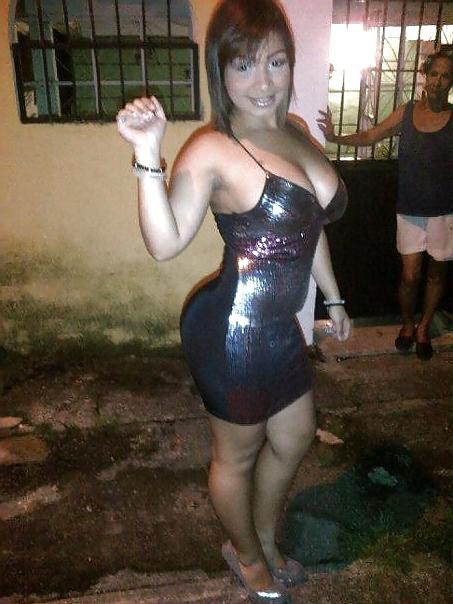13P Sexy latina
