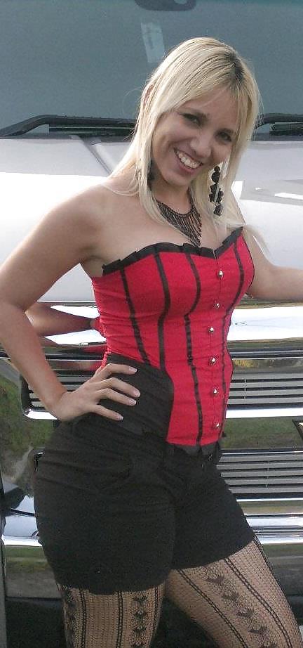 18P Blonde latin sexy mom